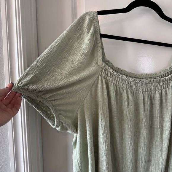 Wonderly Sage Green Smocked Top with Puff‎ Sleeves - Picture 2 of 7